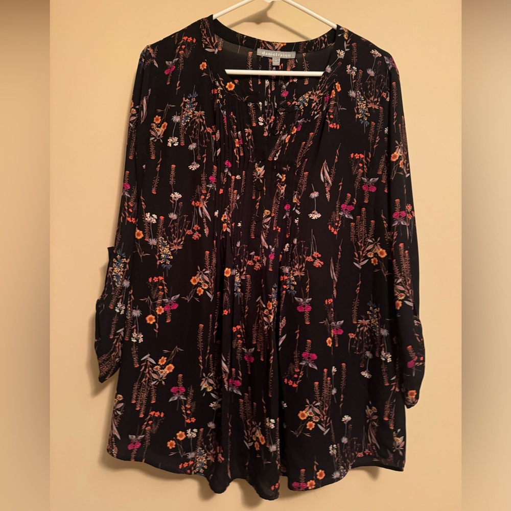 Daniel Rainn oversized/ maternity floral blouse with roll up sleeves